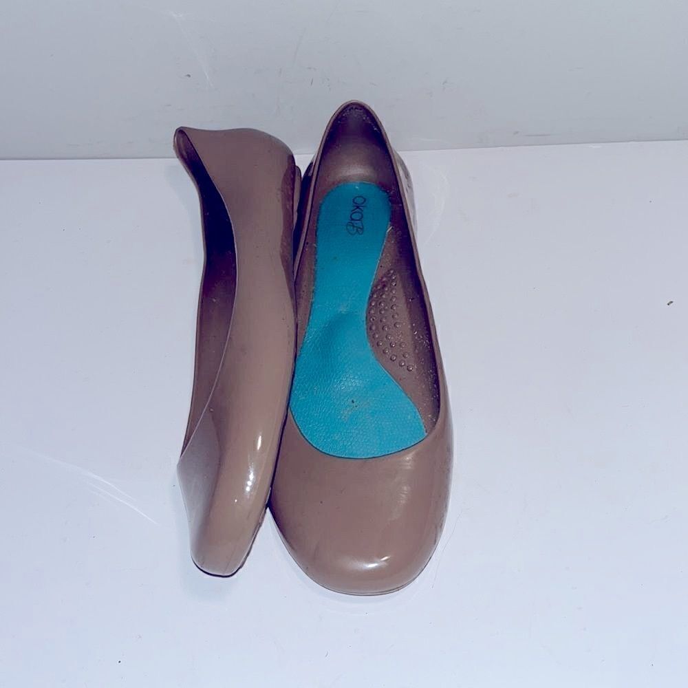 OkaB tan slip on jelly flats